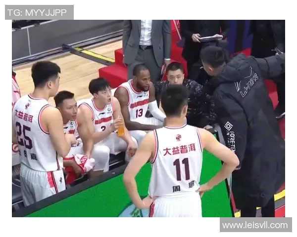 杭州足球队灵活性引发热议球迷与专家各执己见探讨争议背后原因 杭州足球队灵活性引发热议球迷与专家各执己见探讨争议背后原因