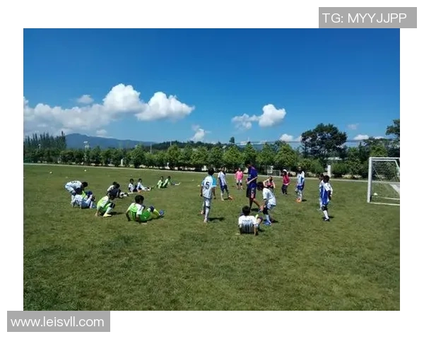 足球明星如何在繁忙生活中找到理想伴侣的秘诀与挑战解析