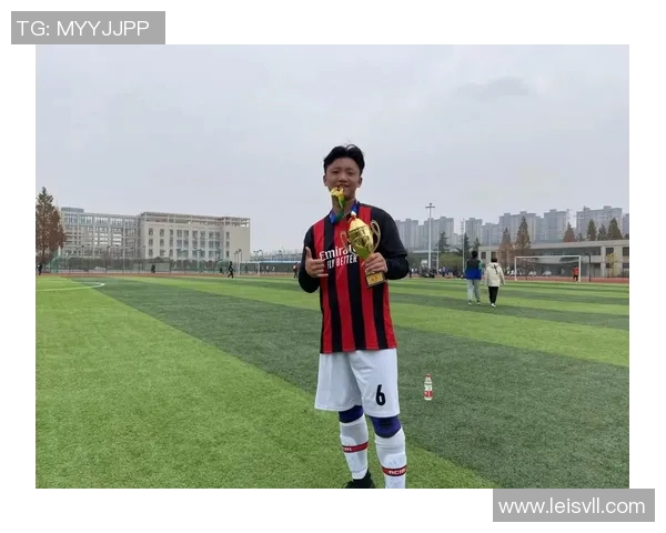 足球明星王博文的辉煌历程与未来展望揭示了他对足球的热爱与坚持