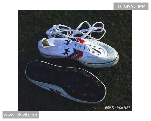 足球明星们的球鞋收藏揭秘及其背后的故事与价值分析 足球明星们的球鞋收藏揭秘及其背后的故事与价值分析